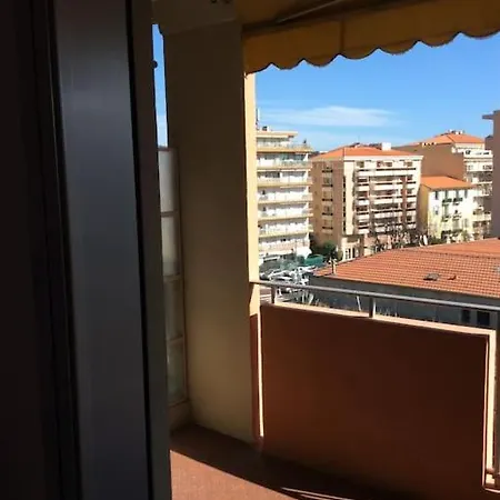 La Lumiere Du Matin Dans Le Nid Blanc Apartmán