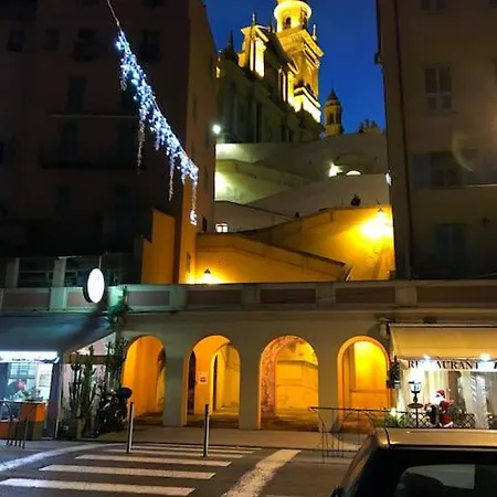 La Lumiere Du Matin Dans Le Nid Blanc Mentona